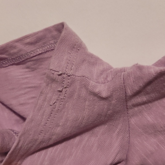 Talbots  lace-trim V-neck tee in a lilac Lavender Purple Size Medium Women's - Picture 4 of 7